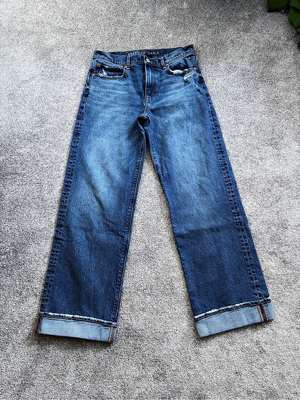 American Eagle Straight Leg Jeans in Blue Waist 6